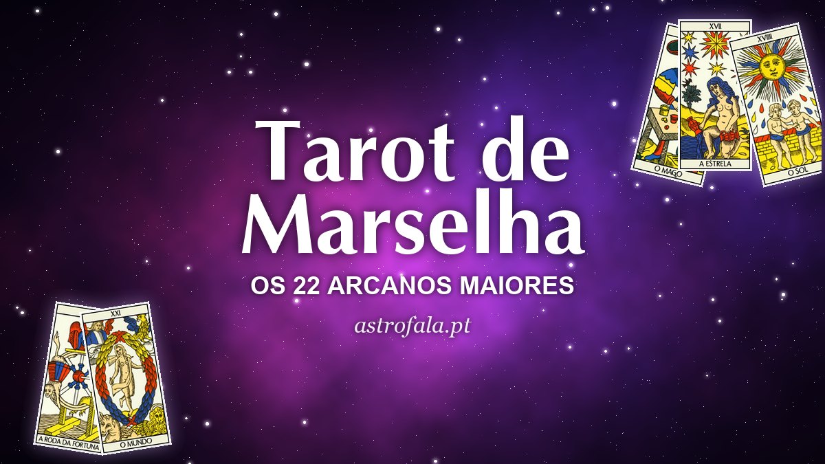 Cartas do tarot de Marselha em leque sobre um céu estrelado